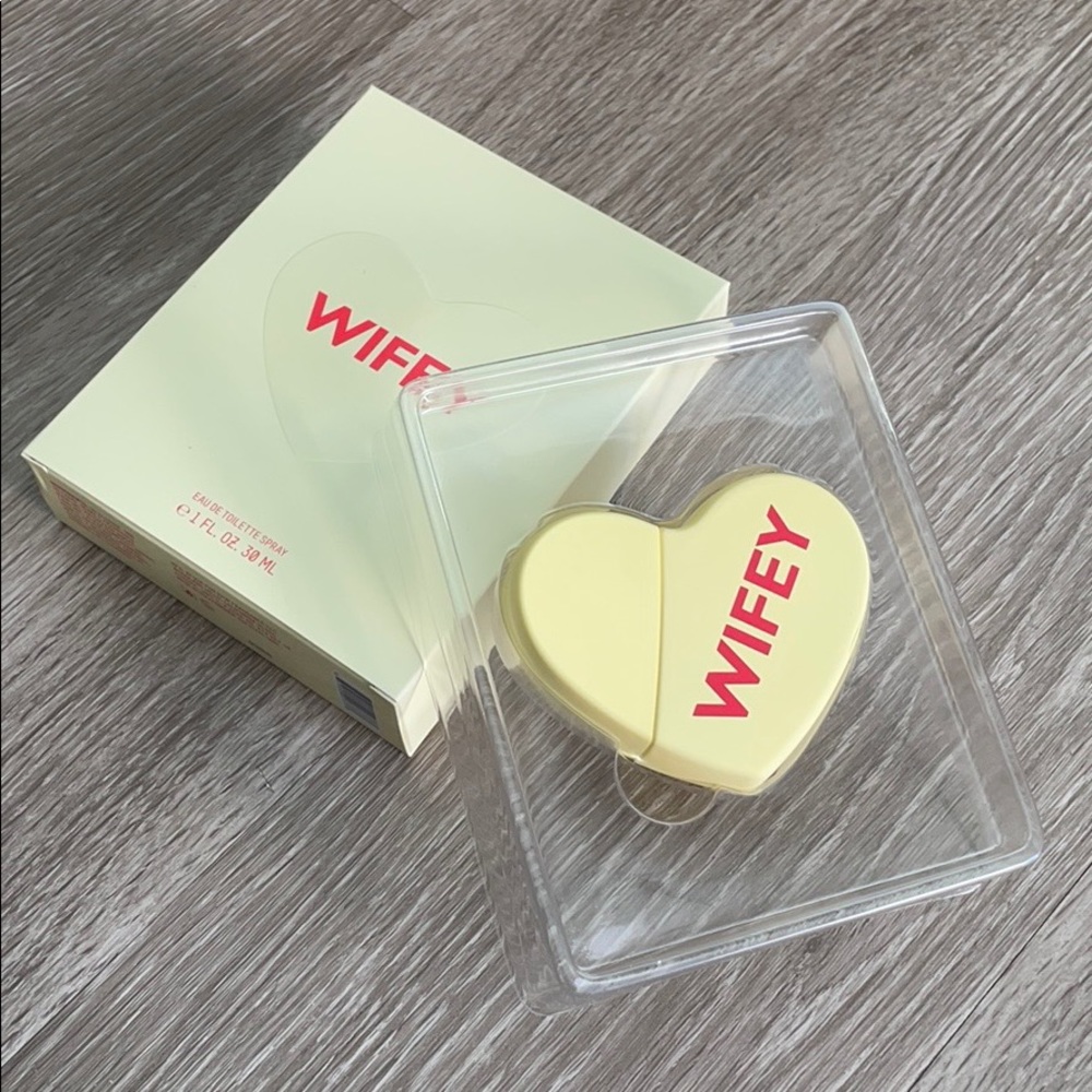 KKW Hearts Wifey (New w/ Box)